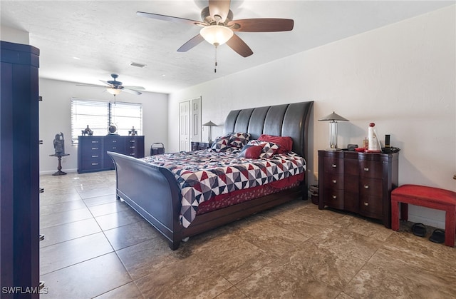 bedroom with ceiling fan