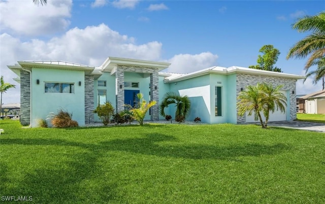 view of front of house with a front lawn