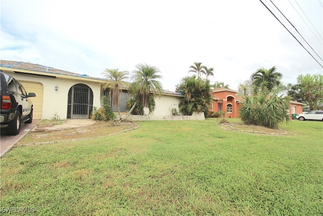 view of yard with a garage