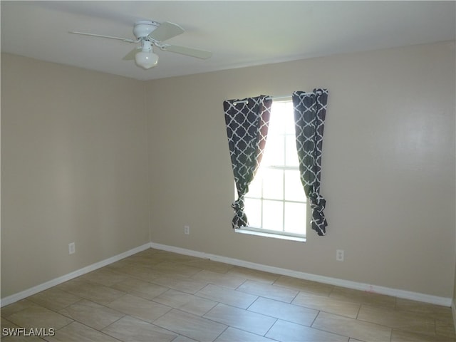 empty room with ceiling fan