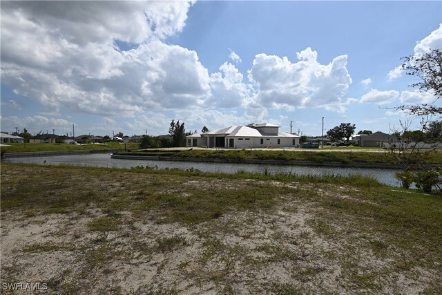 Listing photo 2 for 432 SW 22nd St, Cape Coral FL 33991