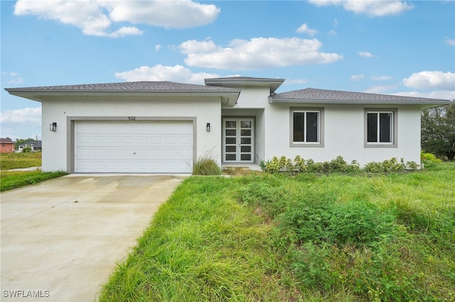 view of front facade featuring a garage