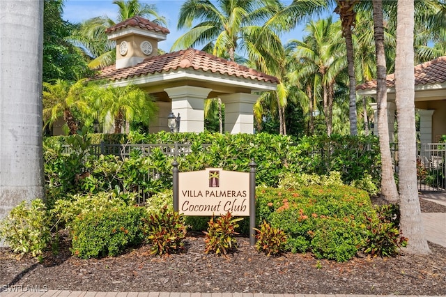 view of community / neighborhood sign