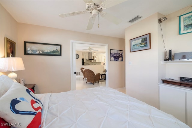 bedroom with ceiling fan