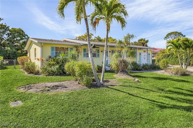 view of front of property with a front yard