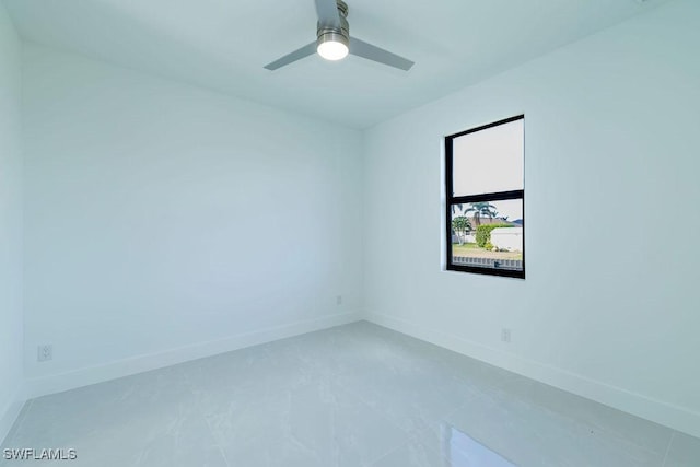 empty room with ceiling fan