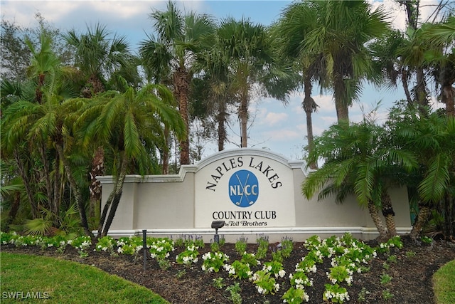 view of community / neighborhood sign