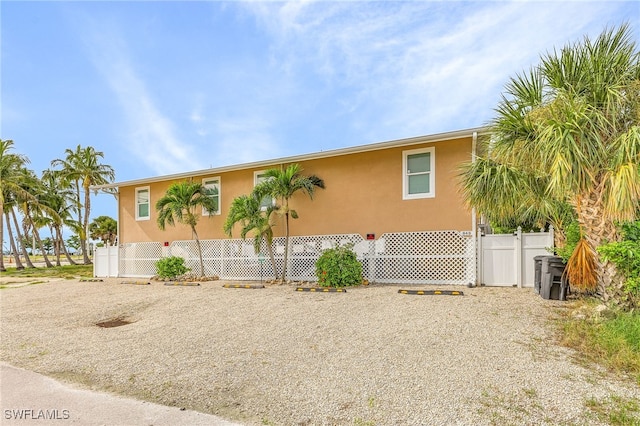 view of front of property