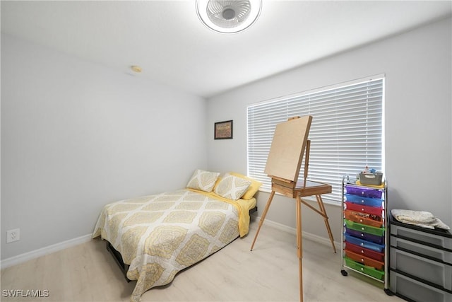 2532 Blackburn Cir, Cape Coral, FL 33991 - bedroom featuring baseboards