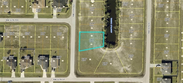 Listing photo 3 for 1207 NW 17th Ave, Cape Coral FL 33993