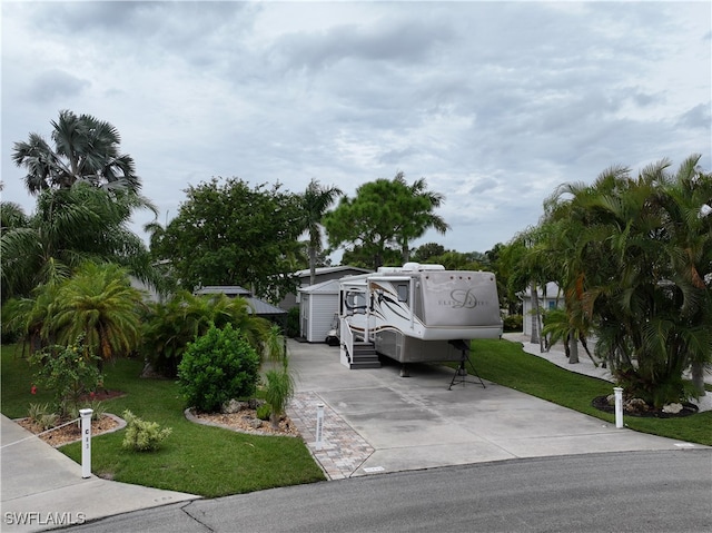 Listing photo 2 for 10429 Nightwood Dr, Fort Myers FL 33905