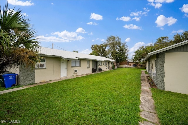 Listing photo 2 for 3215 Jeffcott St, Fort Myers FL 33916