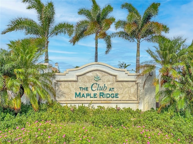 view of community / neighborhood sign