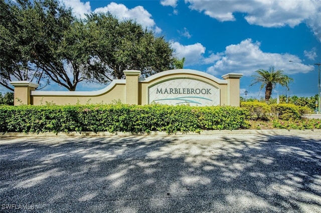 view of community / neighborhood sign