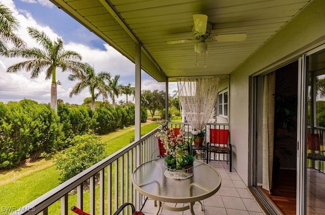 balcony with ceiling fan