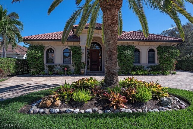 view of mediterranean / spanish-style home