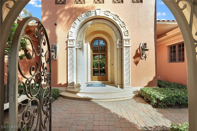 view of doorway to property