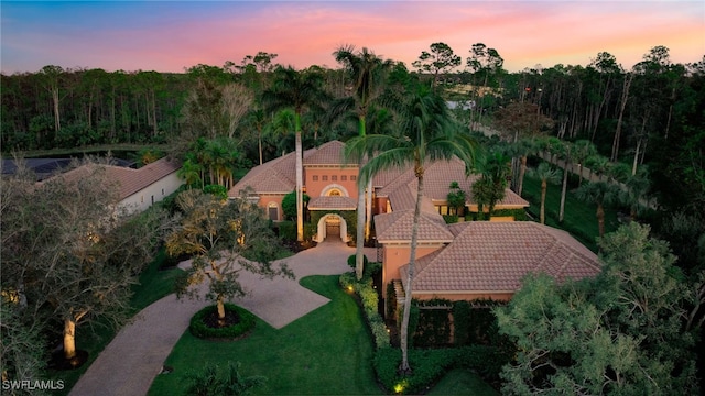 view of aerial view at dusk