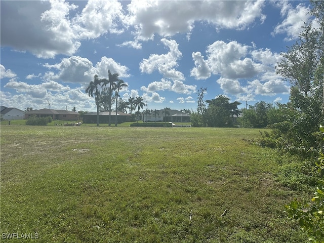 Listing photo 2 for 220 SE 29th St, Cape Coral FL 33904