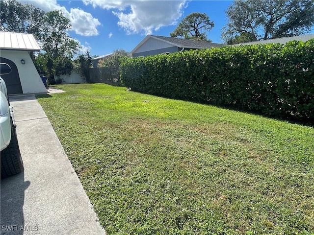 view of yard featuring fence