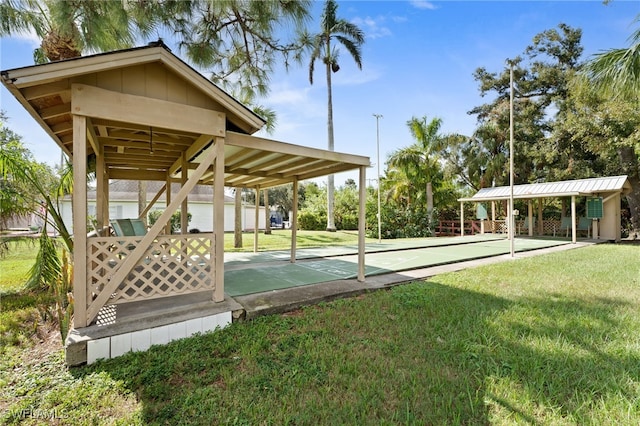 view of home's community featuring a yard