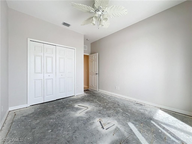 unfurnished bedroom featuring a closet and ceiling fan