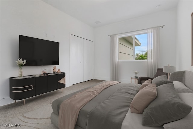 bedroom featuring carpet flooring