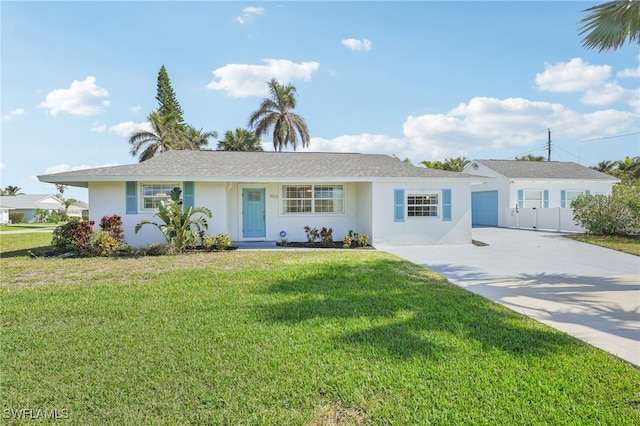 single story home featuring a front yard