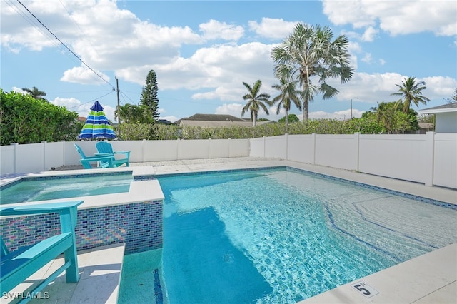 view of swimming pool