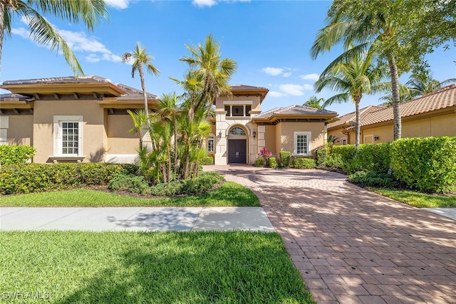 view of mediterranean / spanish-style home