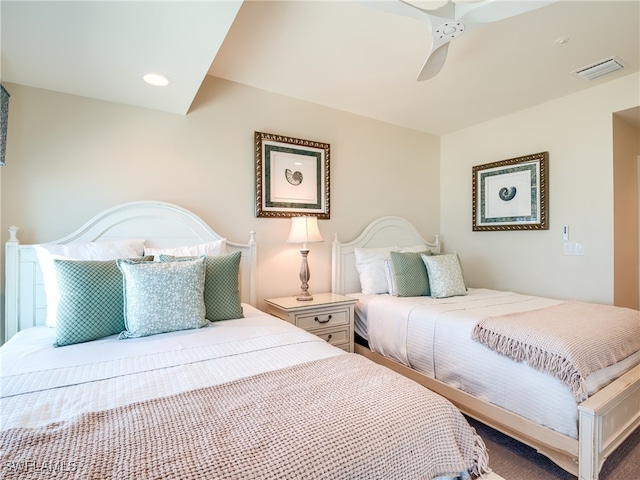 bedroom with ceiling fan