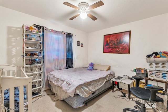 bedroom with ceiling fan