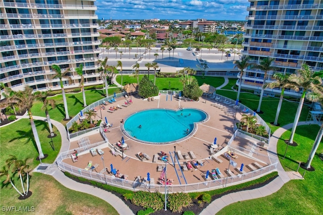 view of swimming pool