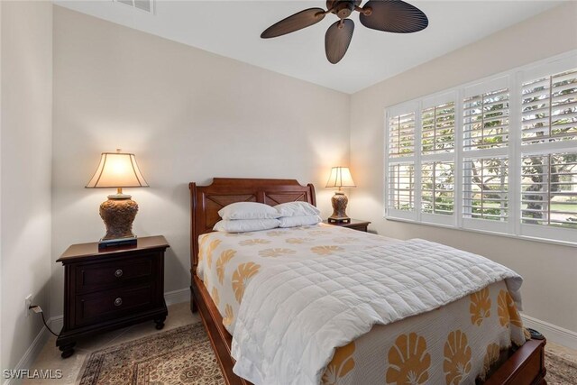 bedroom with ceiling fan