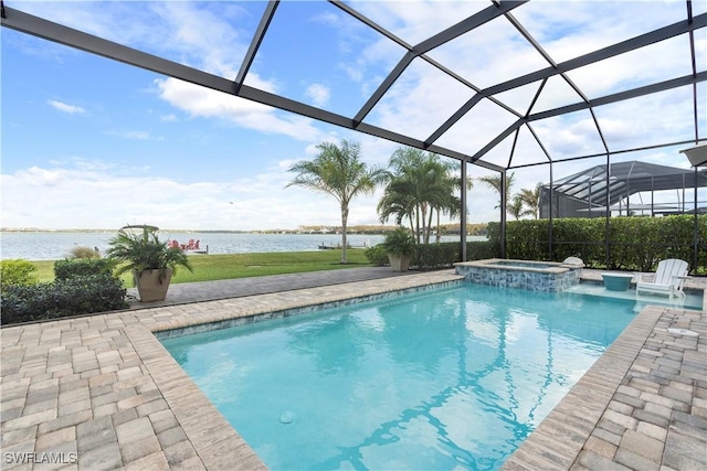 view of swimming pool with an in ground hot tub, a water view, a patio, and a lanai