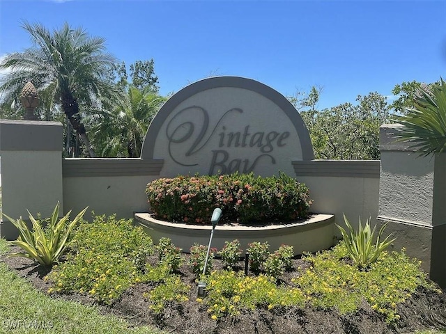 view of community / neighborhood sign