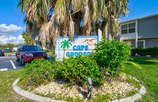 view of community / neighborhood sign