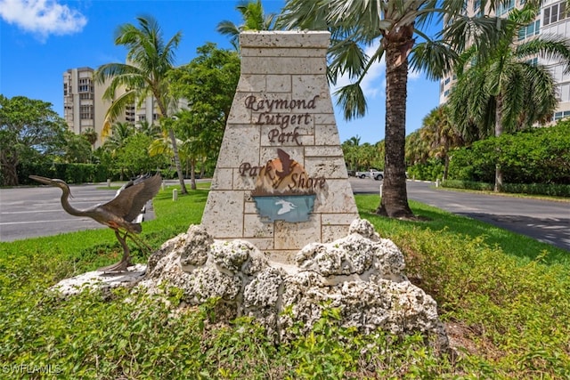 view of community / neighborhood sign