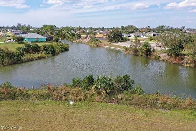 Listing photo 2 for 1719 NE 36th Ln, Cape Coral FL 33909