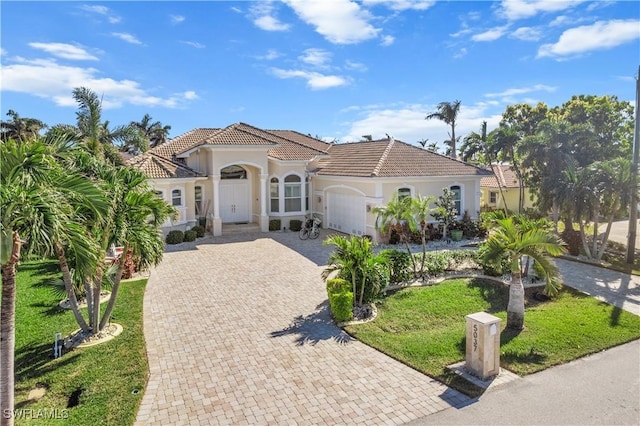 view of mediterranean / spanish-style house