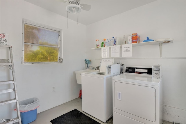 clothes washing area with ceiling fan, sink, and independent washer and dryer