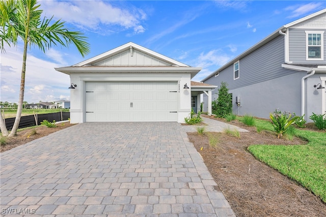 view of front facade featuring a garage