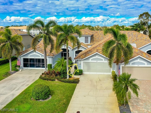 view of front facade featuring a front yard