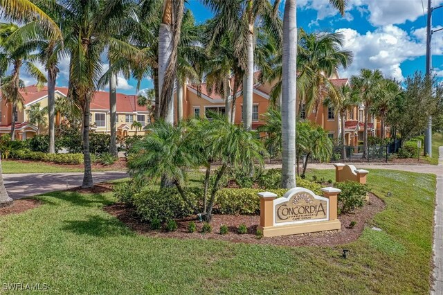 view of community featuring a lawn