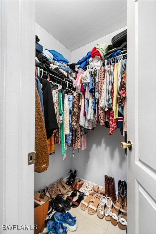 walk in closet featuring tile patterned floors