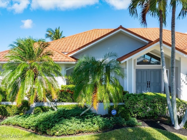 view of mediterranean / spanish-style home