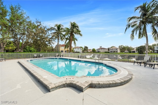 view of swimming pool