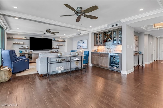 living room featuring dark hardwood / wood-style flooring, beverage cooler, indoor wet bar, and ceiling fan