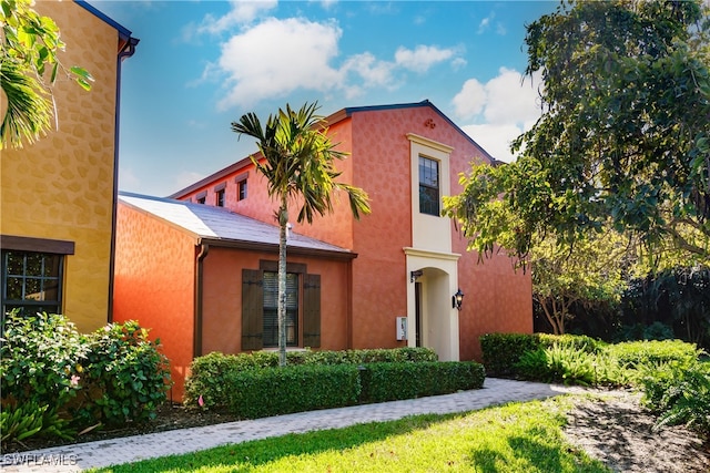 view of front of home