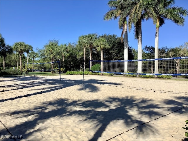 surrounding community with volleyball court